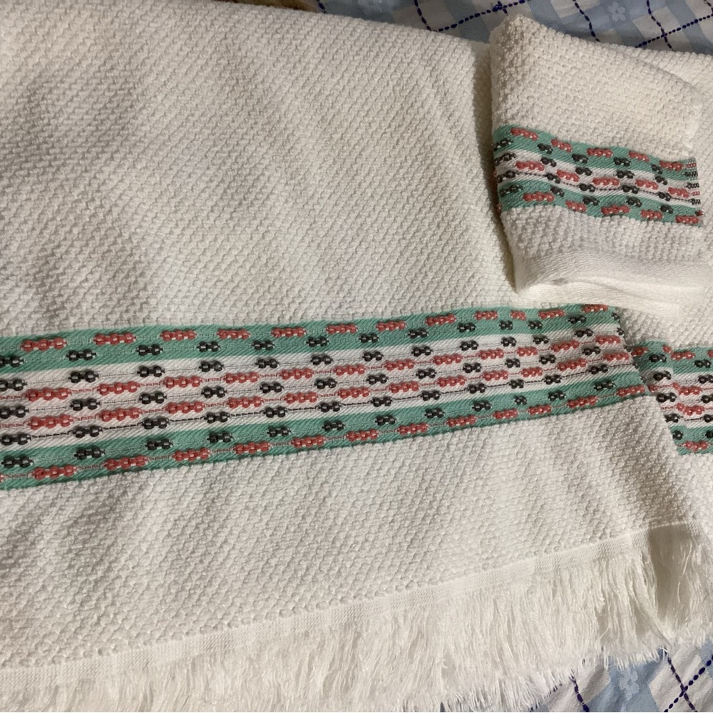 3 Bath towels set. Drew Barrymore.